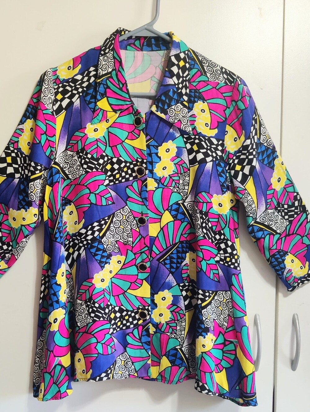 Colorful Abstract/Floral Button-Front Blouse Top. Retro Art Print